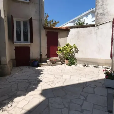 דירה Calme Dans Quartier Residentiel. *